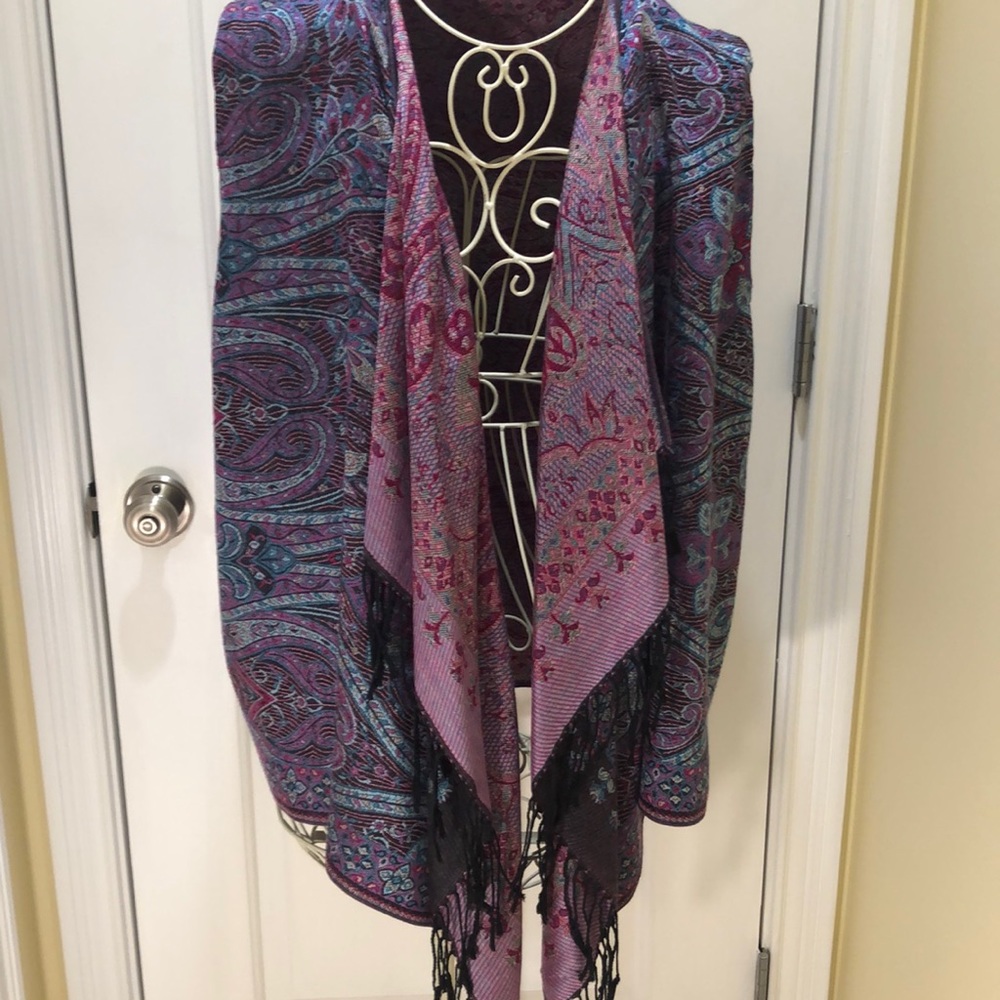 Beautiful BOHO sleeveless shawl/wrap for layering